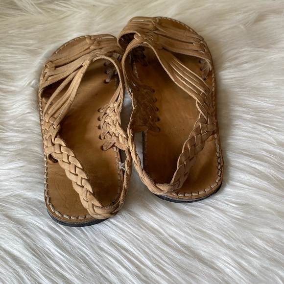 Women’s sandals size 7 - Picture 3 of 5